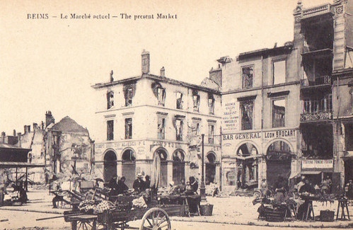 La place des marchés, actuelle place du Forum